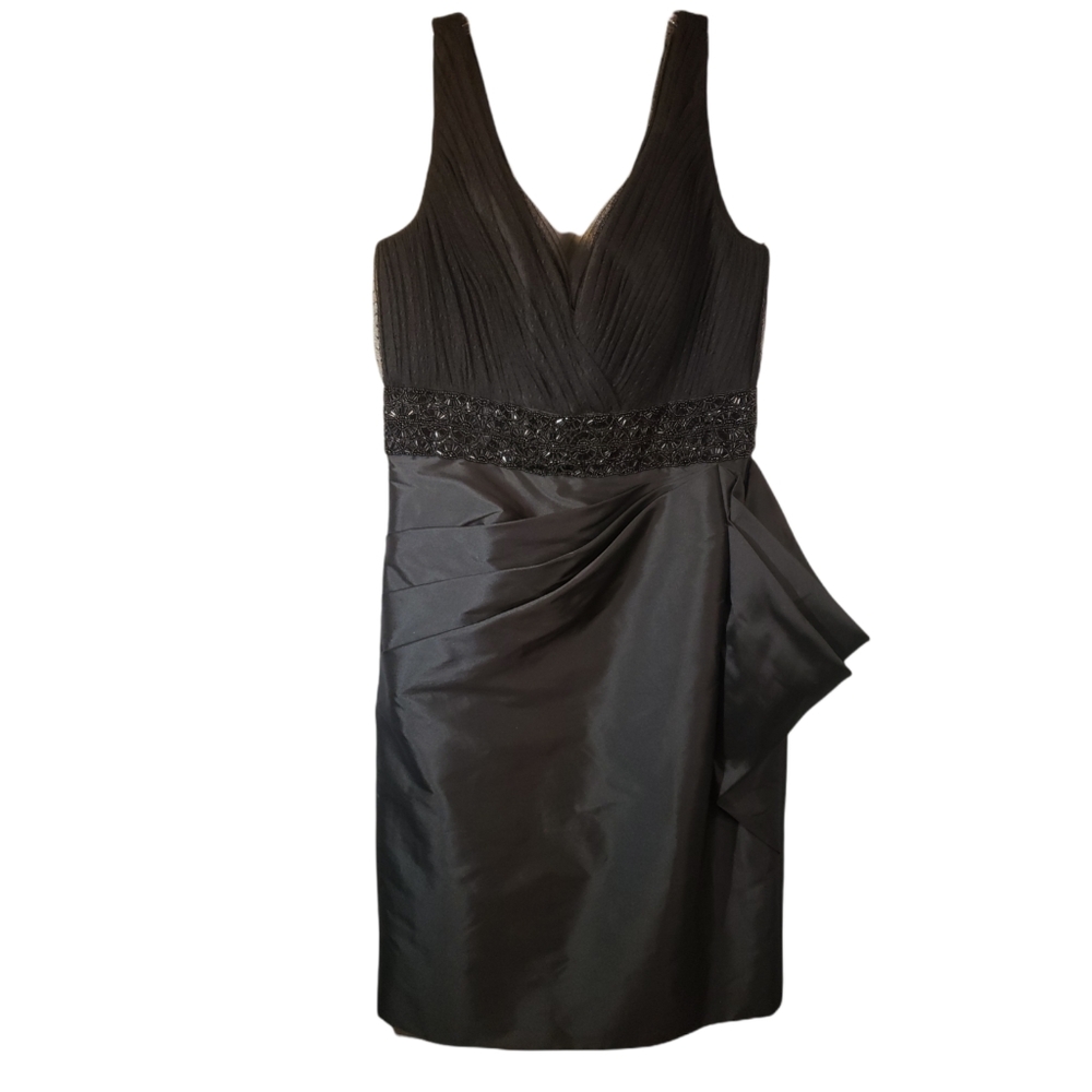 Monique Lhuillier Black Evening or wedding dress size 8..great condition